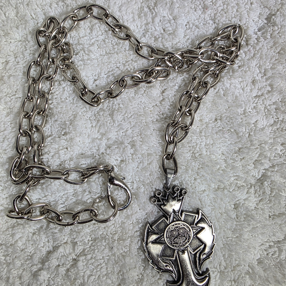 WWE WWF 2005 Rey Mysterio Cross Silver-Tone Metal 3" Pendant Necklace